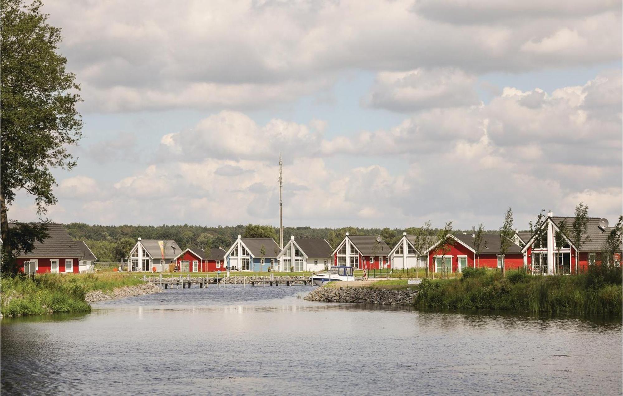 Beautiful Home In Zerpenschleuse With Wifi Eksteriør billede